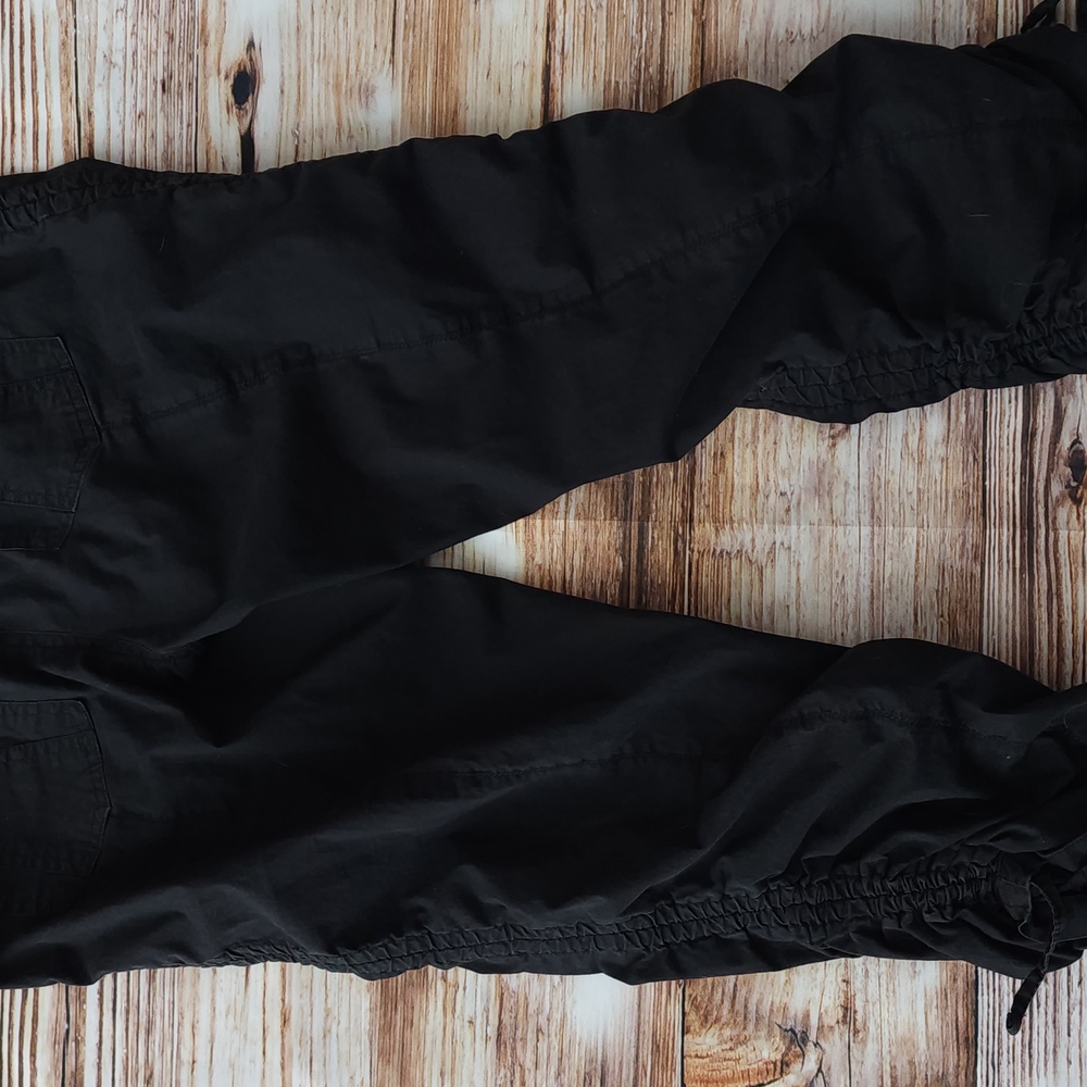 Capris With Drawstrings - Picture 3 of 4
